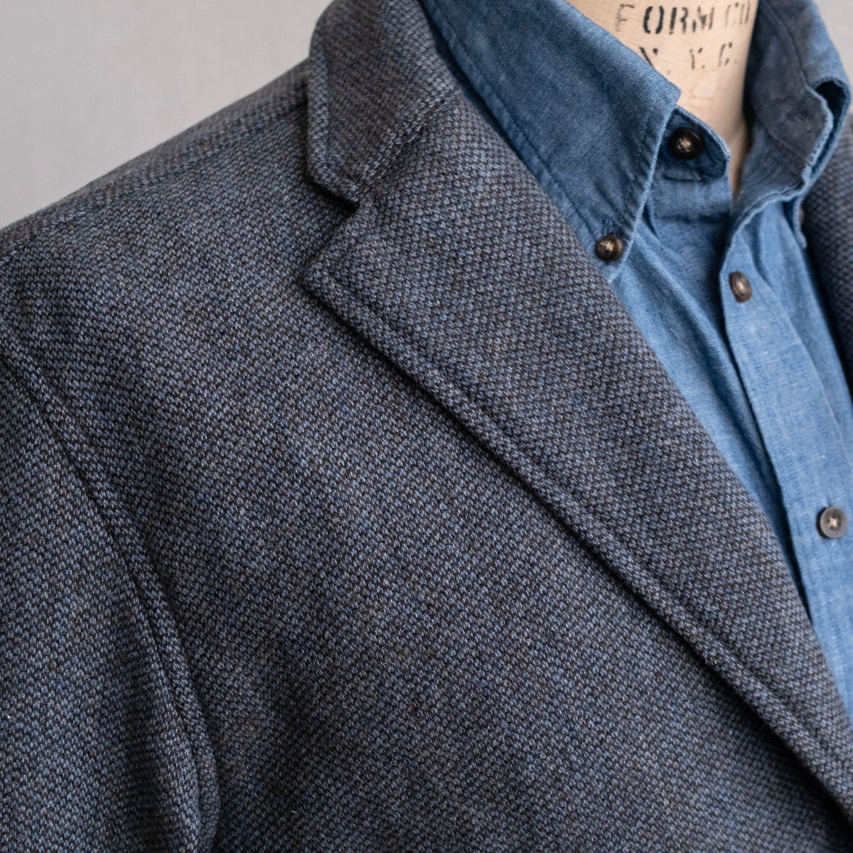 Sample Sale: Sinclair in Ice Barleycorn Tweed Sz 42L